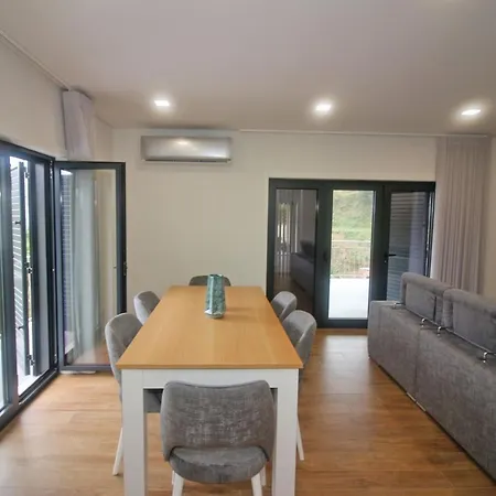 Casa Dos Henriques By Casas