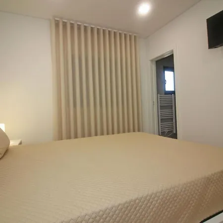 Casa Dos Henriques By Casas *