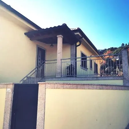 Casa de Férias Casa Dos Henriques By Casas Gerês