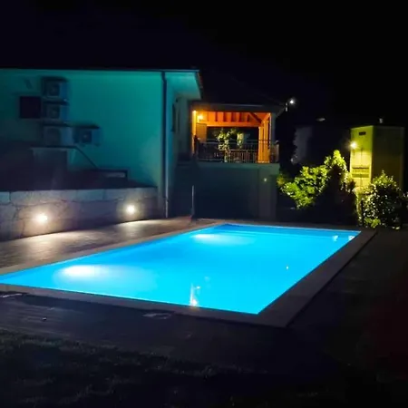 Casa Dos Henriques By Casas * ג'רס