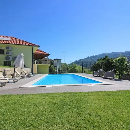 Casa Dos Henriques By Casas *