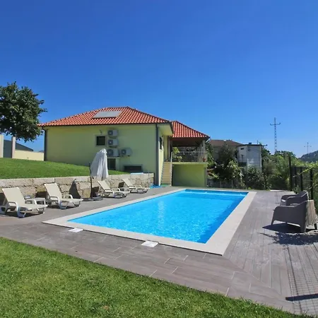 別荘 Casa Dos Henriques By Casas