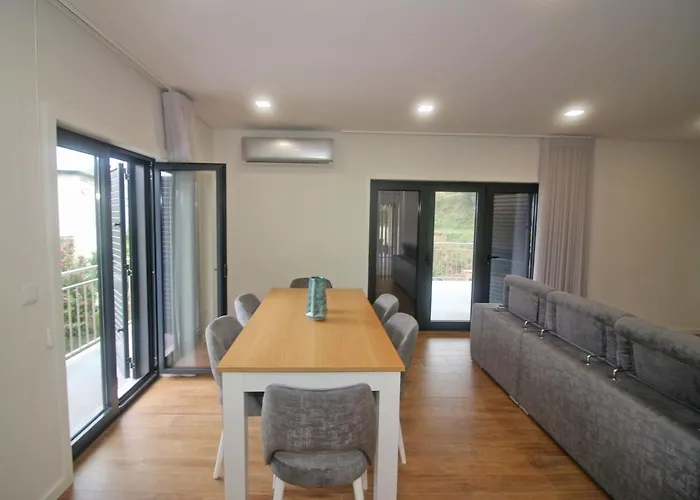 Casa Dos Henriques By Casas