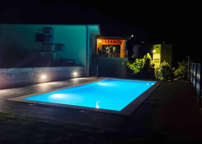 Casa Dos Henriques By Casas * Geres