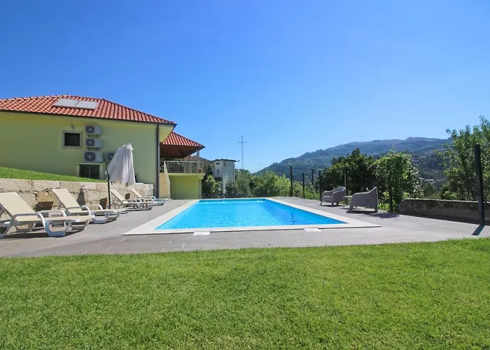 Casa Dos Henriques By Casas *