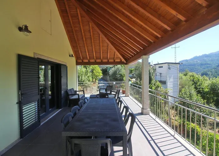 Casa Dos Henriques By Casas *